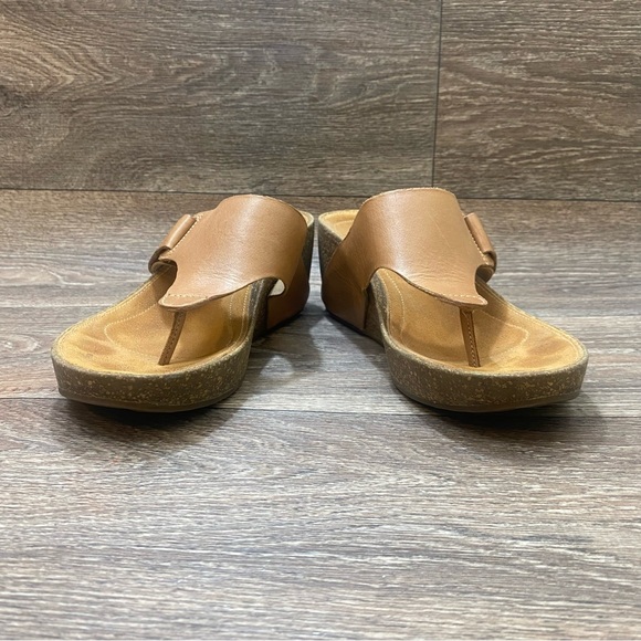 CLARKS ARTISIAN LADIES TERMIRA WEST LEATHER CAMEL THONG WEDGE SANDALS SIZE 10 - Picture 4 of 11